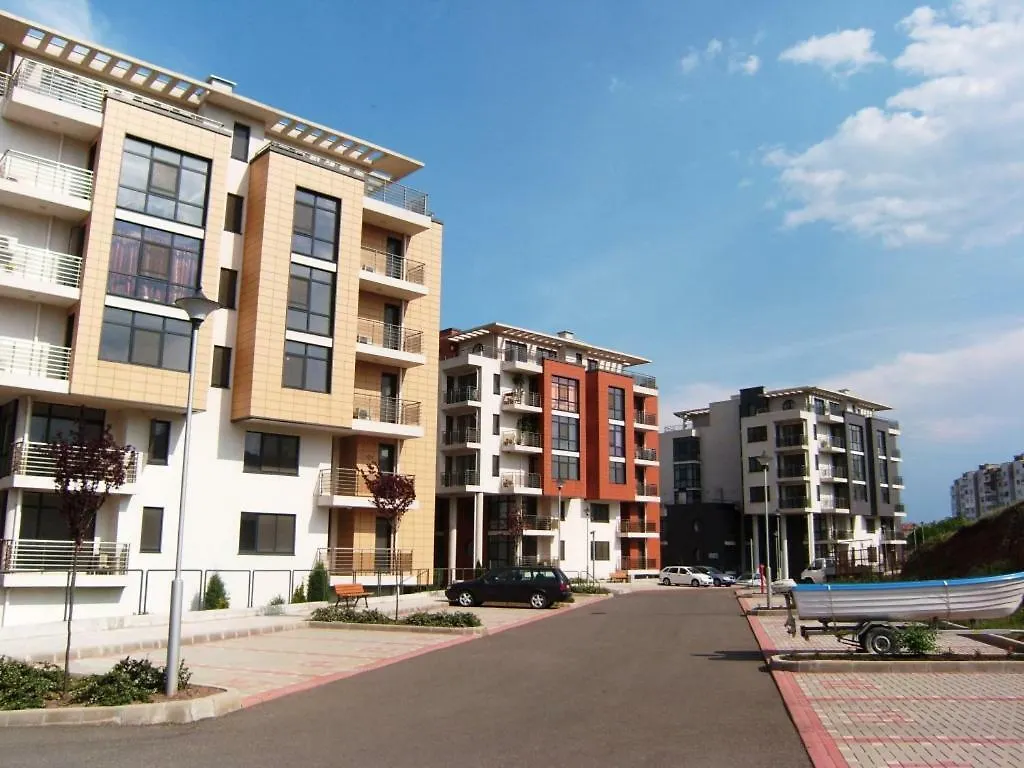 Апартамент В Закрытом Комплексе Sunny Hill, Бургас Lägenhet