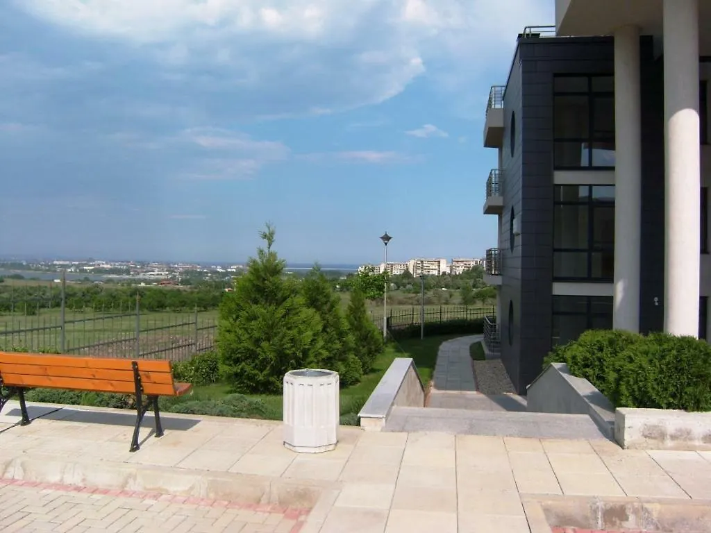 Апартамент В Закрытом Комплексе Sunny Hill, Бургас Lägenhet