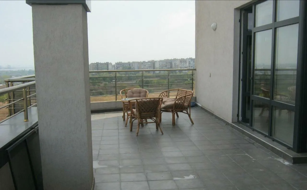 Апартамент В Закрытом Комплексе Sunny Hill, Бургас Lägenhet Burgas